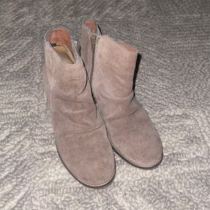 Seychelles Booties Taupe
